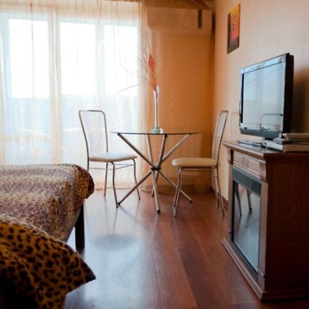 Modern Apartment With Panoramic View Near Metro 23August 哈尔科夫 外观 照片
